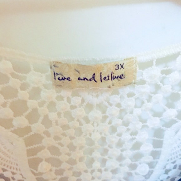 “Live and Let Live” Plus size Floral Dress! - Picture 3 of 5